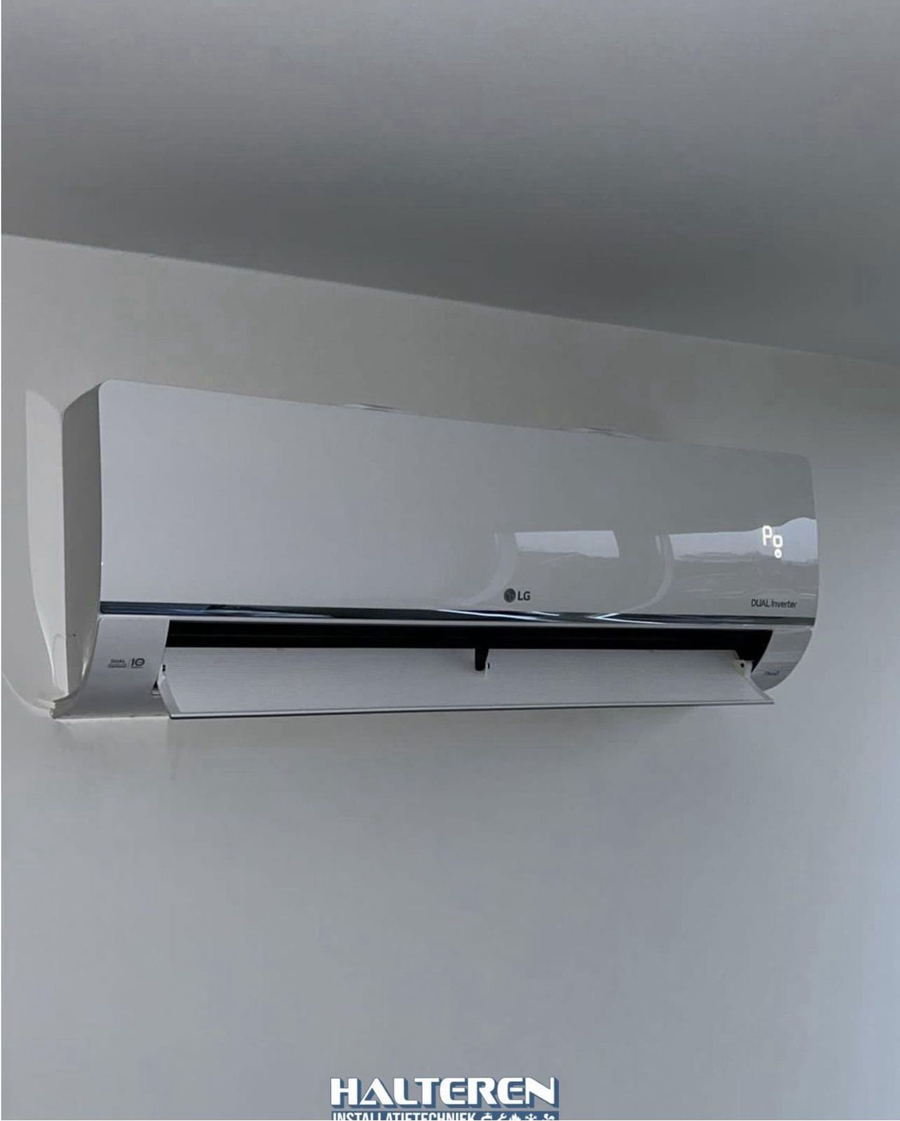 Nette afwerking van airco leidingen