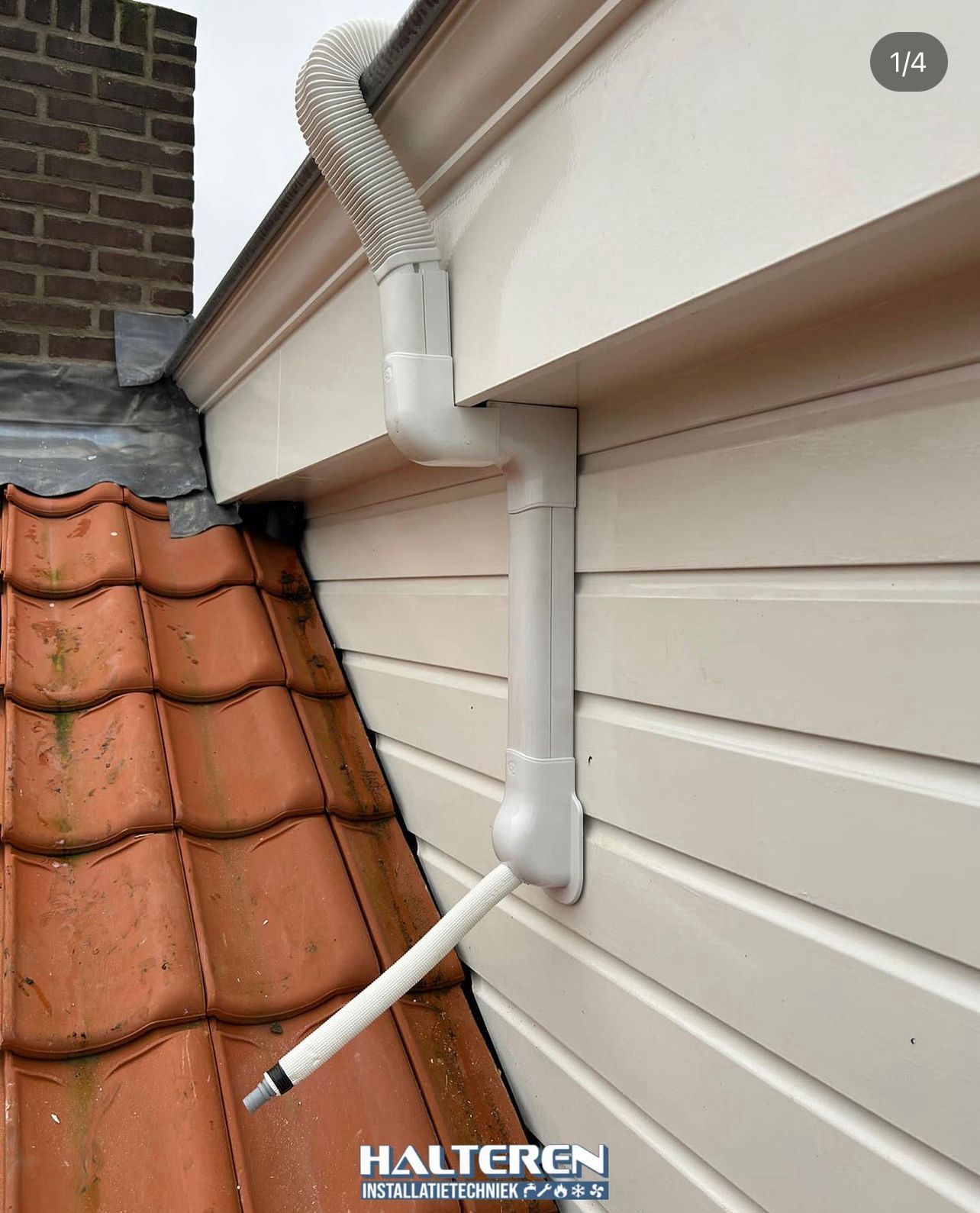 Monteur bezig met reparatie van een installatie