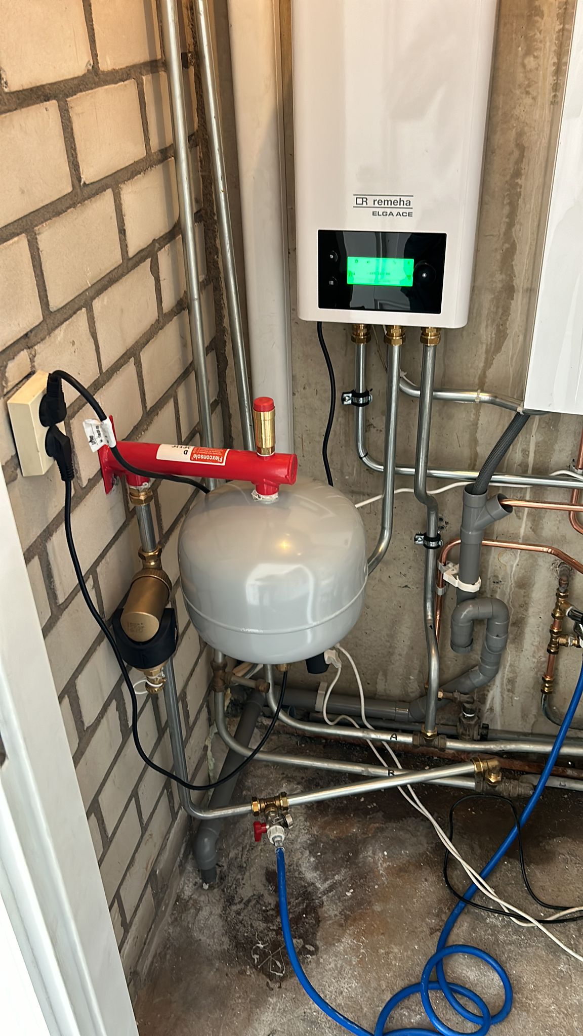 Detail van een warmtepomp installatie